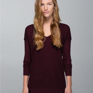 Lululemon The Sweater Life
Heathered Bordeaux Drama  size 6